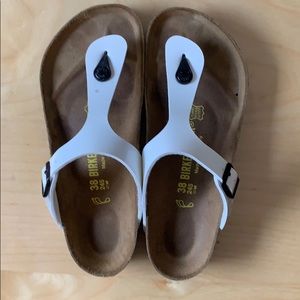 Birkenstock Gizah NWOT white patent leather sandal